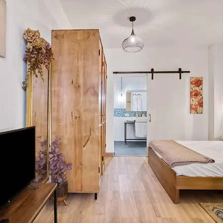 Urban Loft Апартаменты *