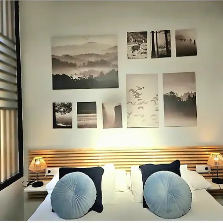 Urban Loft Apartment *